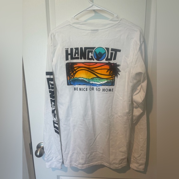 The Hangout Women’s Size Medium Long Sleeve Tee Shirt. - Picture 2 of 2